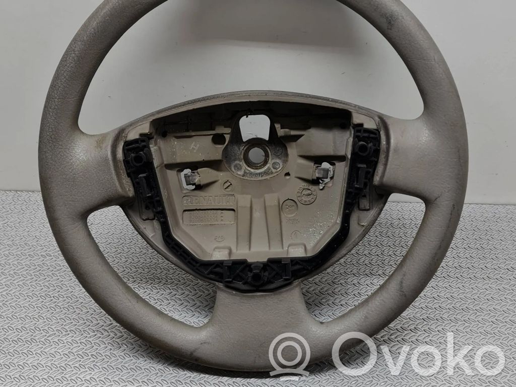 Renault Twingo II Ohjauspyörä 