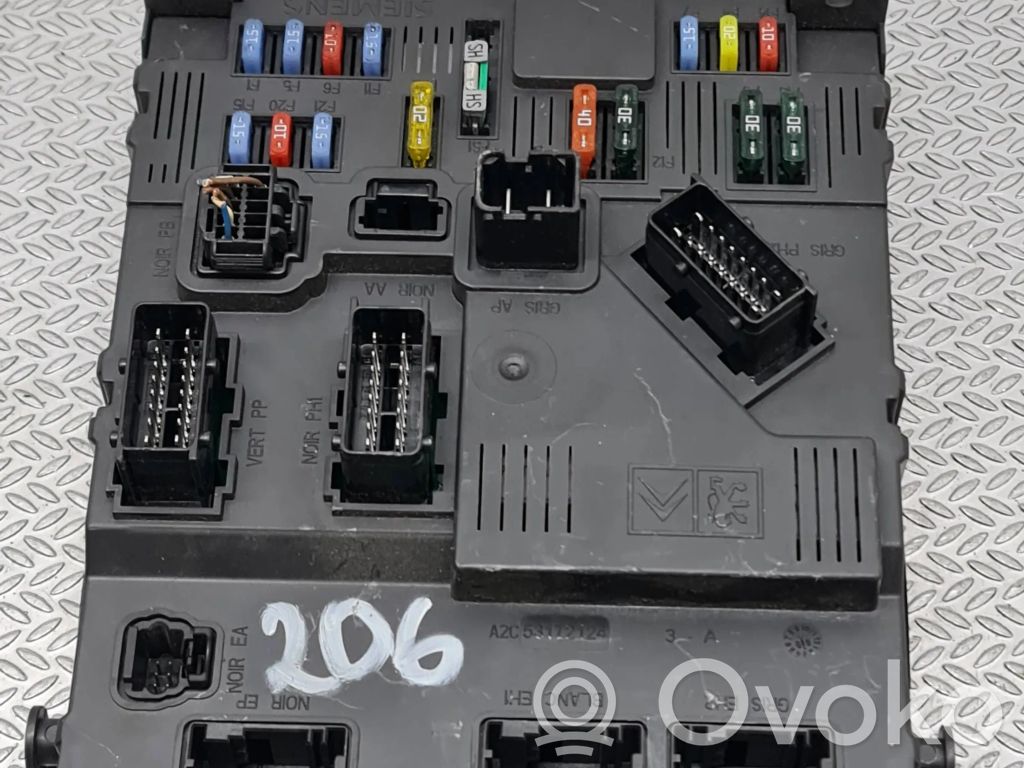Peugeot 206 Fuse module 