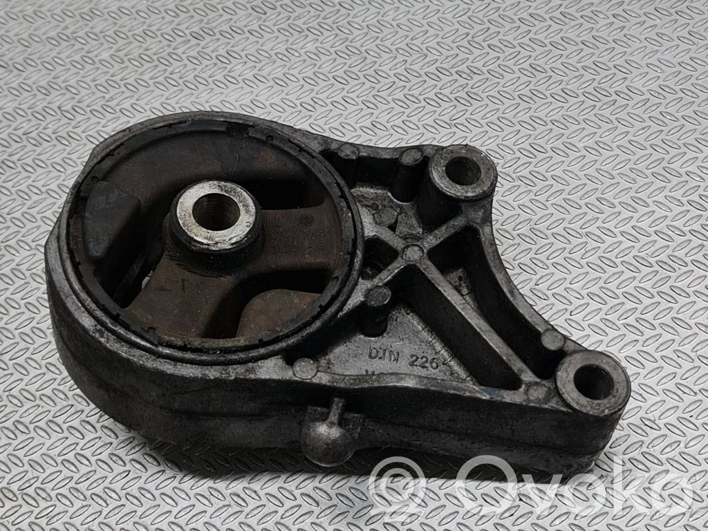 Opel Vectra C Engine mount bracket 