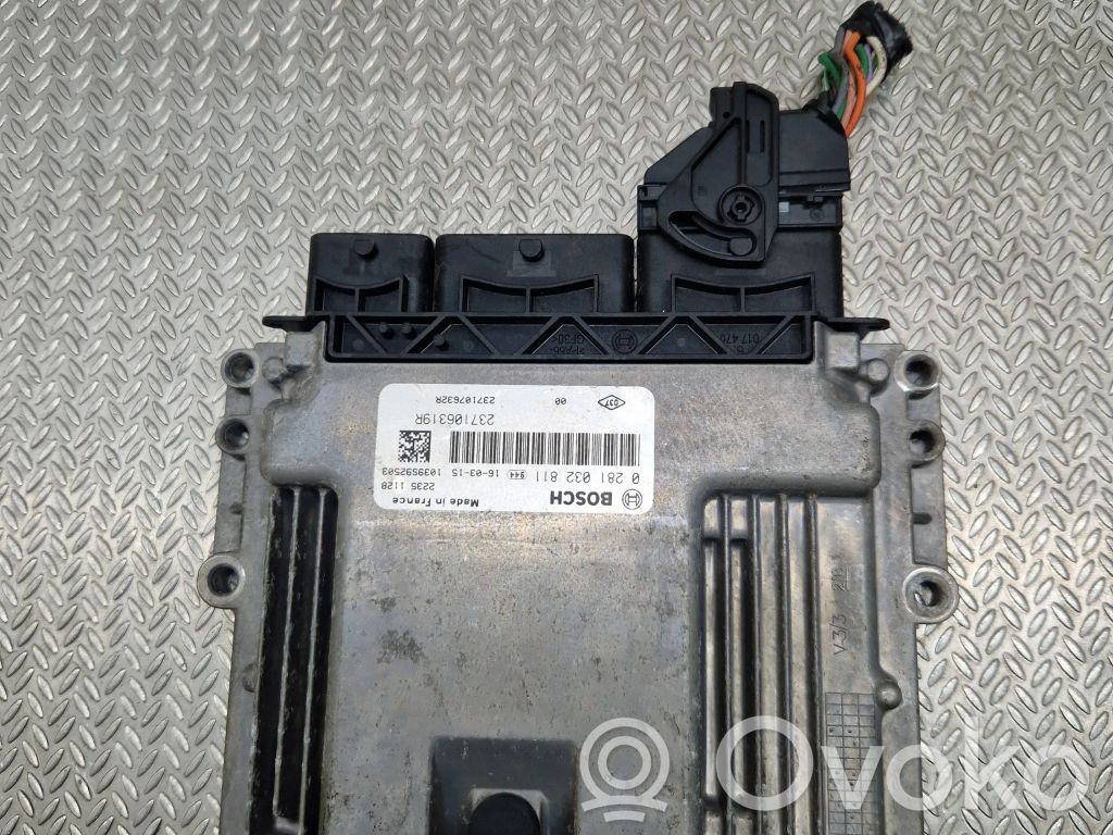 Dacia Sandero Engine control unit/module 