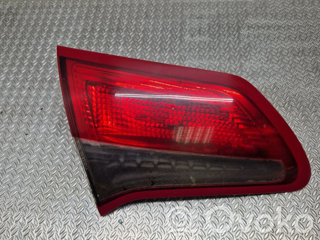 Citroen C4 II Aizmugurējais lukturis pārsegā 