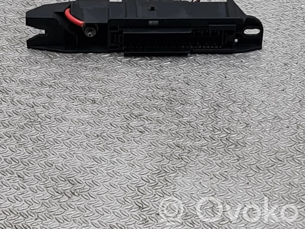 Audi A8 S8 D3 4E Sulakemoduuli 
