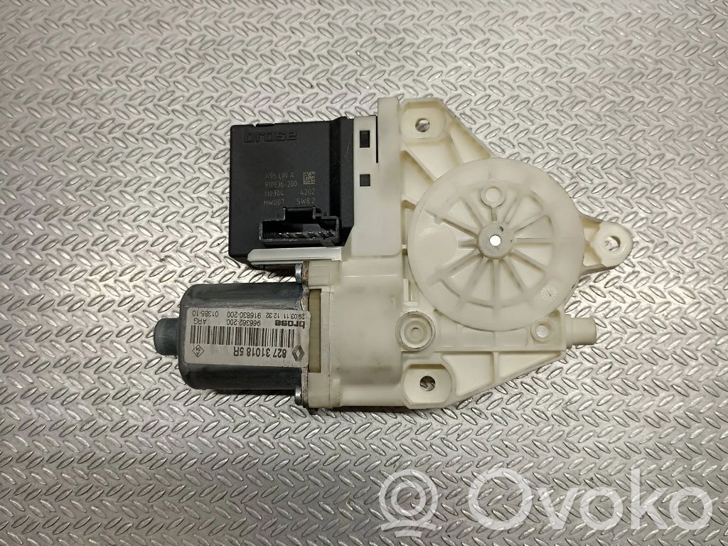 Renault Megane III Motorino alzacristalli della portiera posteriore 
