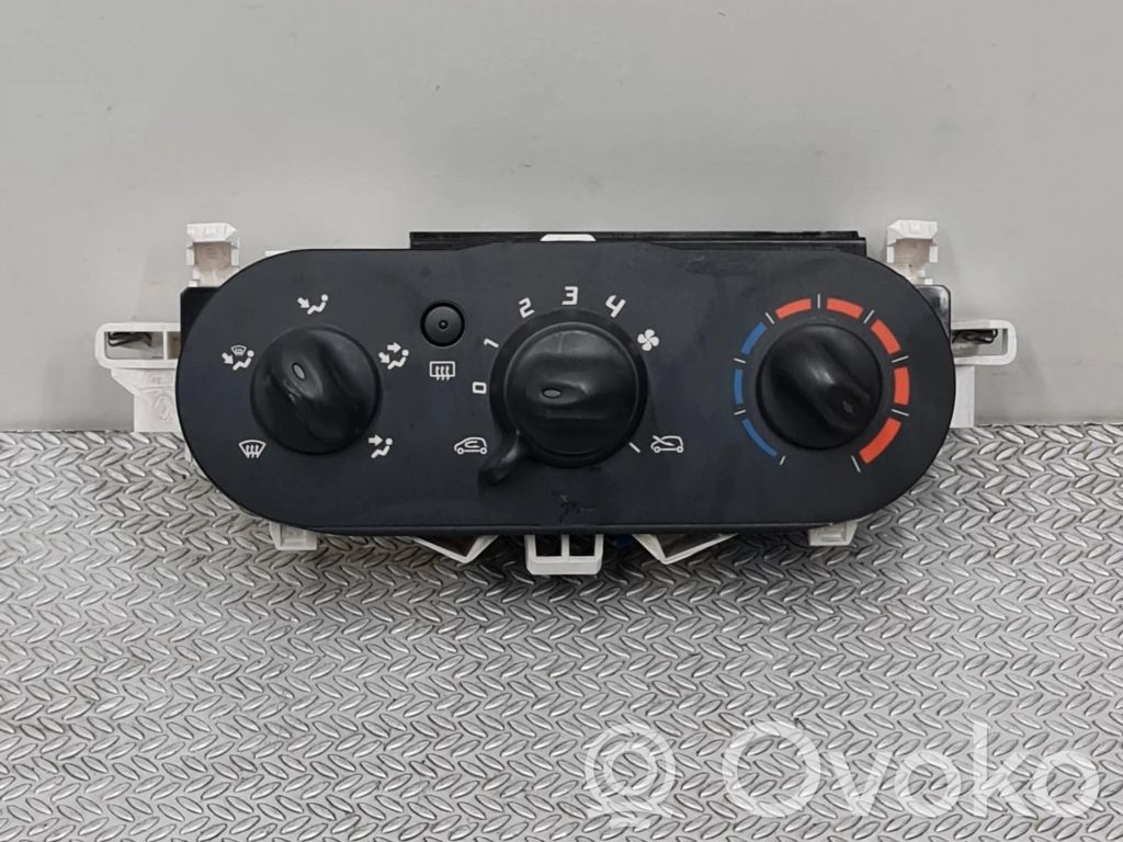 Renault Twingo II Climate control unit 