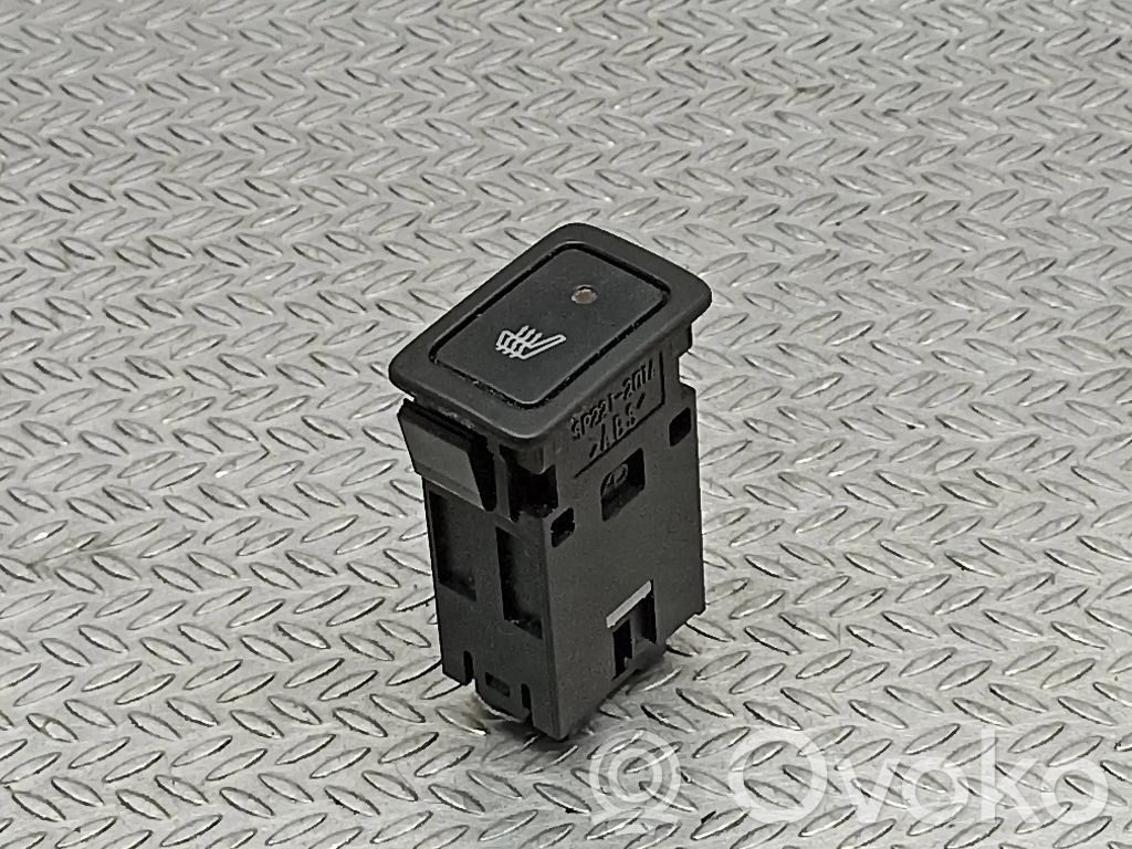 Suzuki SX4 Seat heating switch 