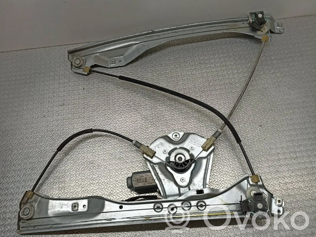 Renault Clio III Sliding door window regulator with motor 