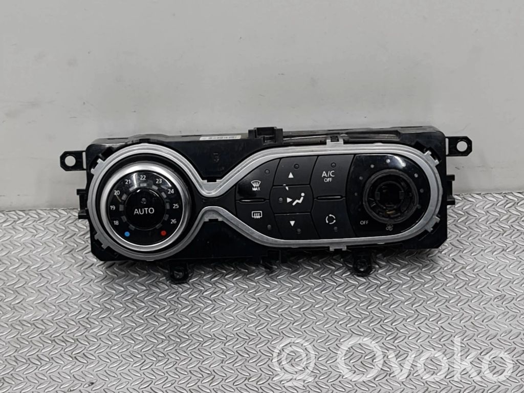 Renault Clio IV Climate control unit 