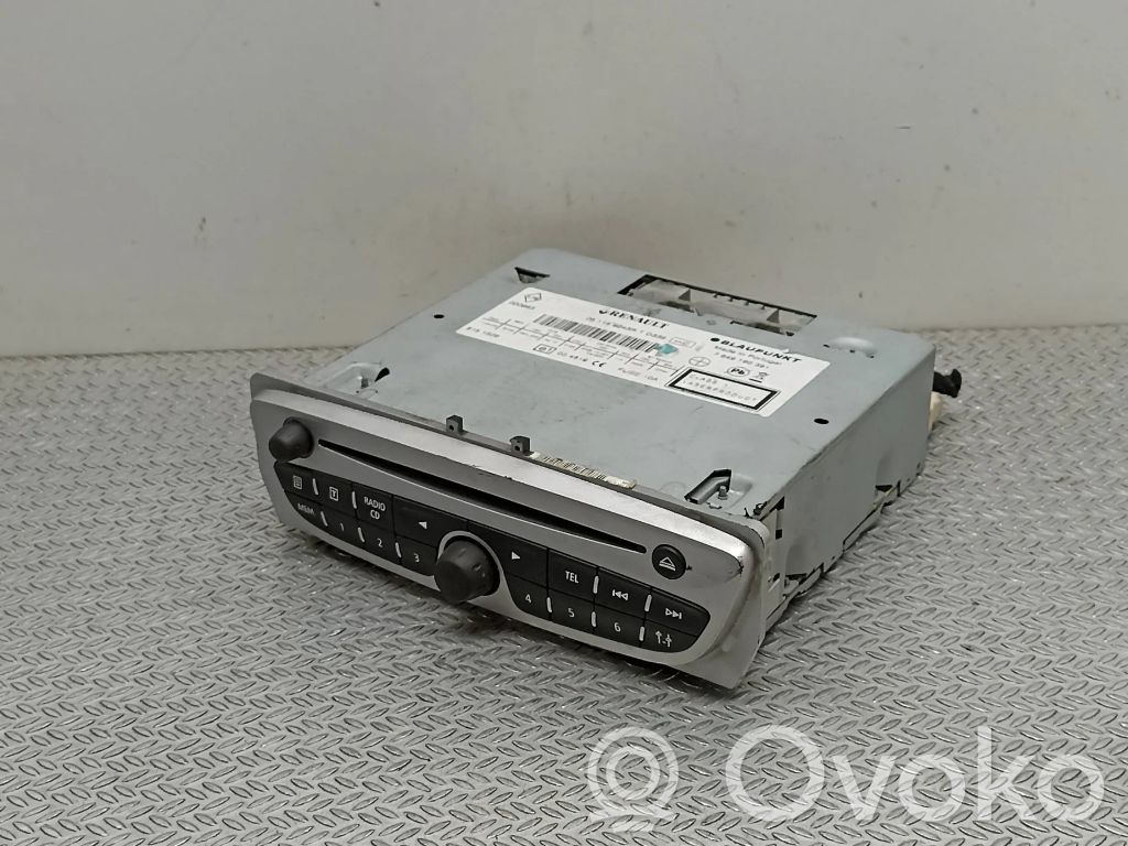 Renault Megane III Panel / Radioodtwarzacz CD/DVD/GPS 