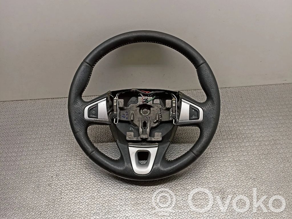Renault Megane III Ohjauspyörä 
