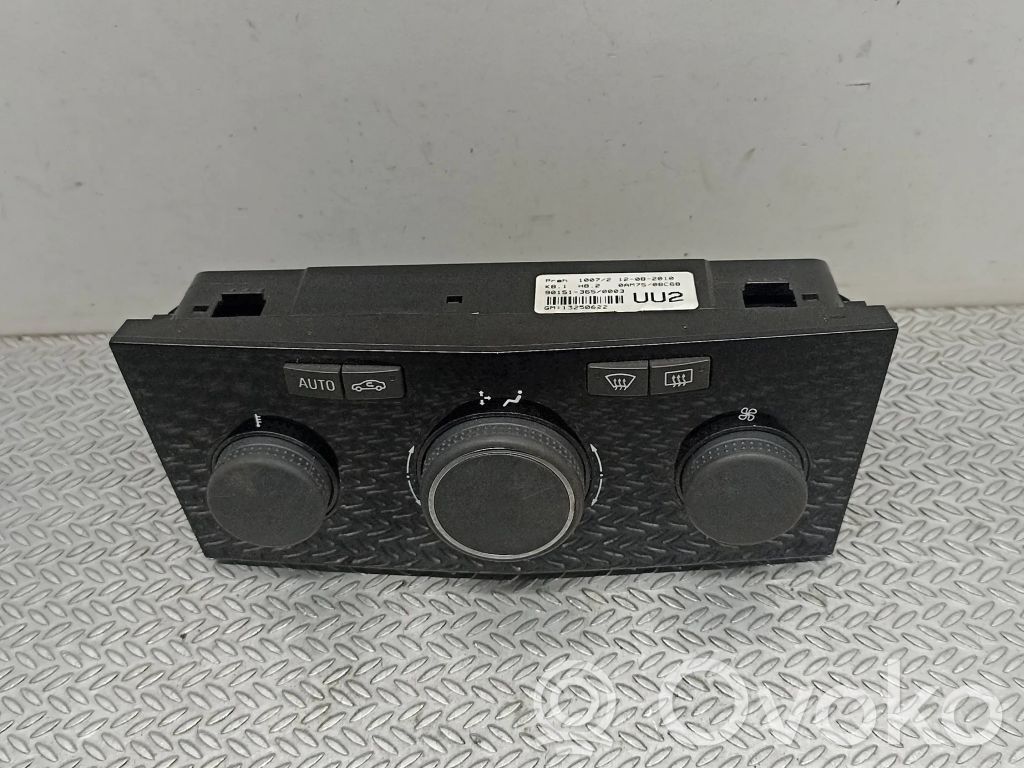 Opel Zafira B Panel klimatyzacji 