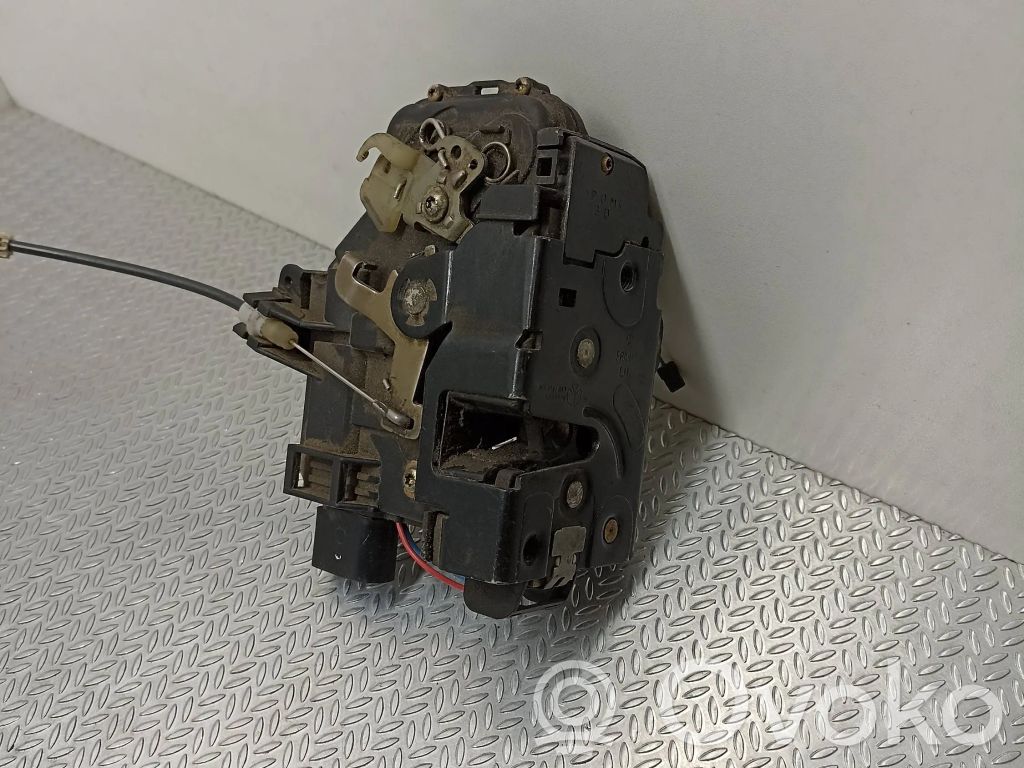 Audi TT Mk1 Front door lock 