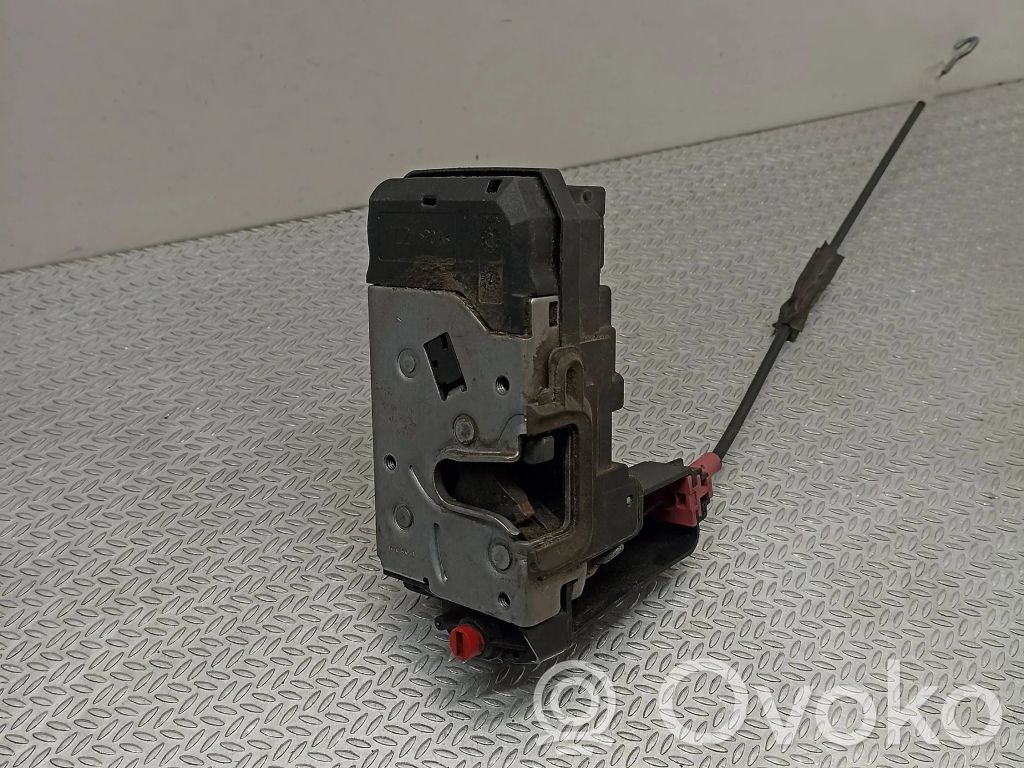 Opel Astra H Zamek drzwi tylnych 