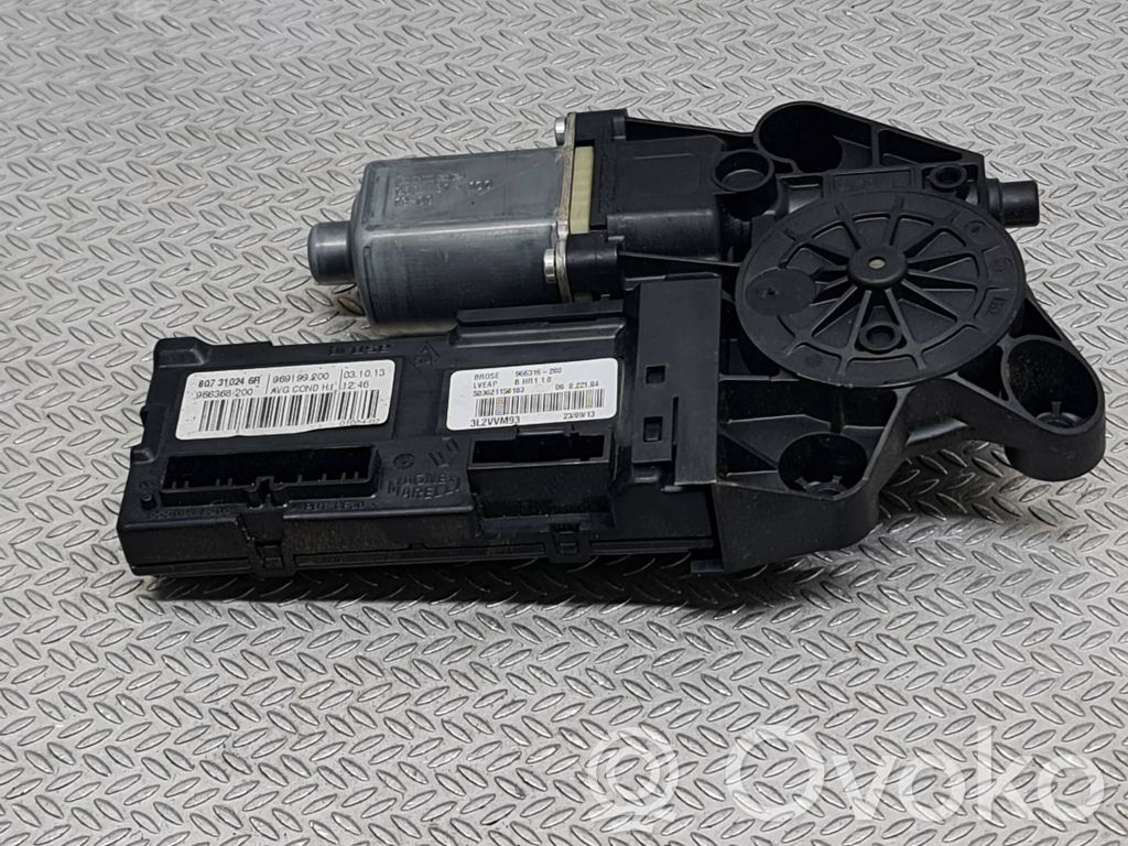 Renault Megane III Silnik regulatora szyby drzwi przednich 
