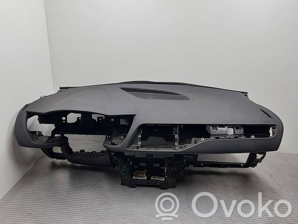 Citroen C5 Panelis 