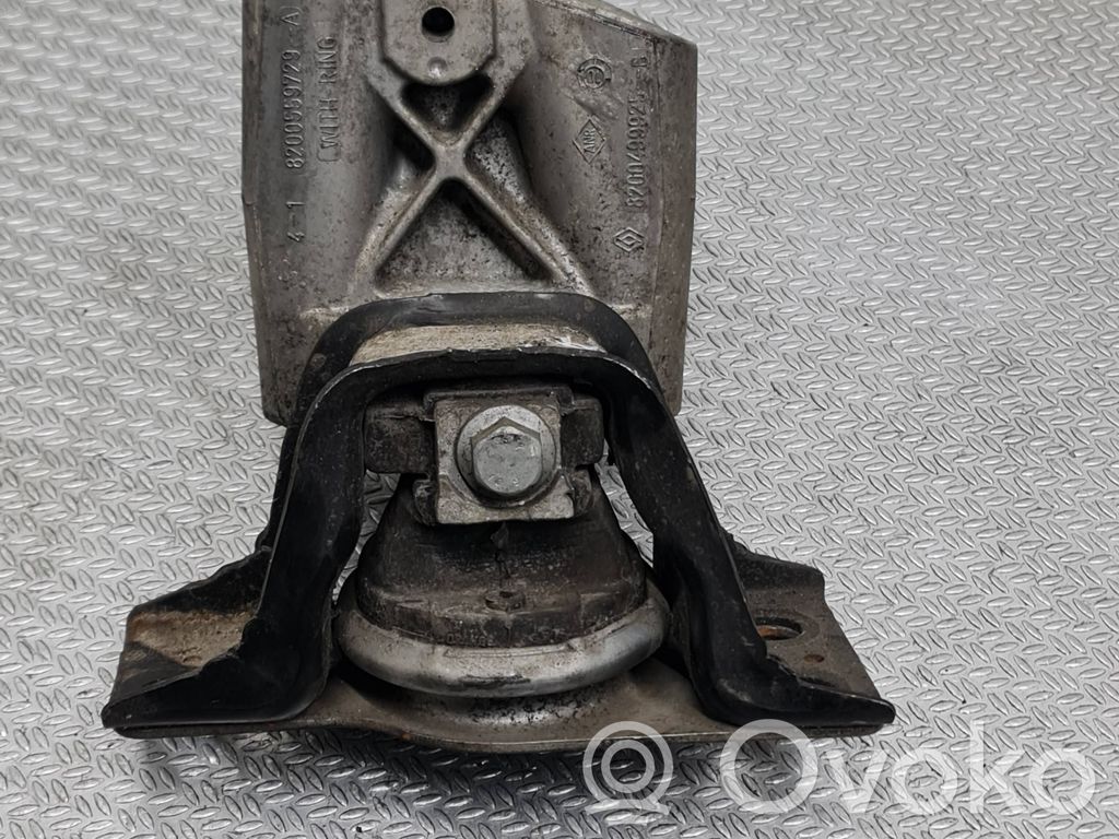 Renault Clio III Engine mount bracket 