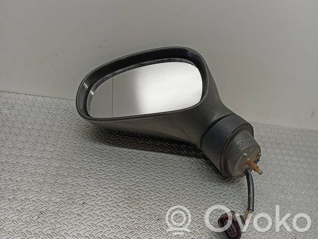 Seat Leon (1P) Front door electric wing mirror 