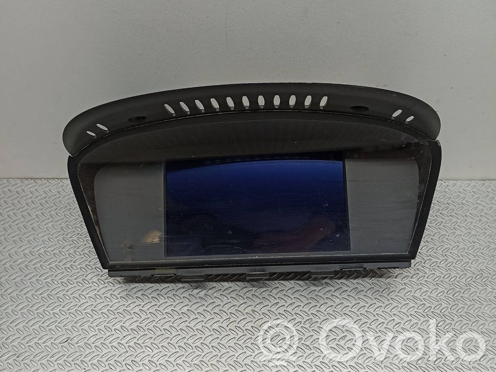 Screen/display/small screen   9151976,9151977