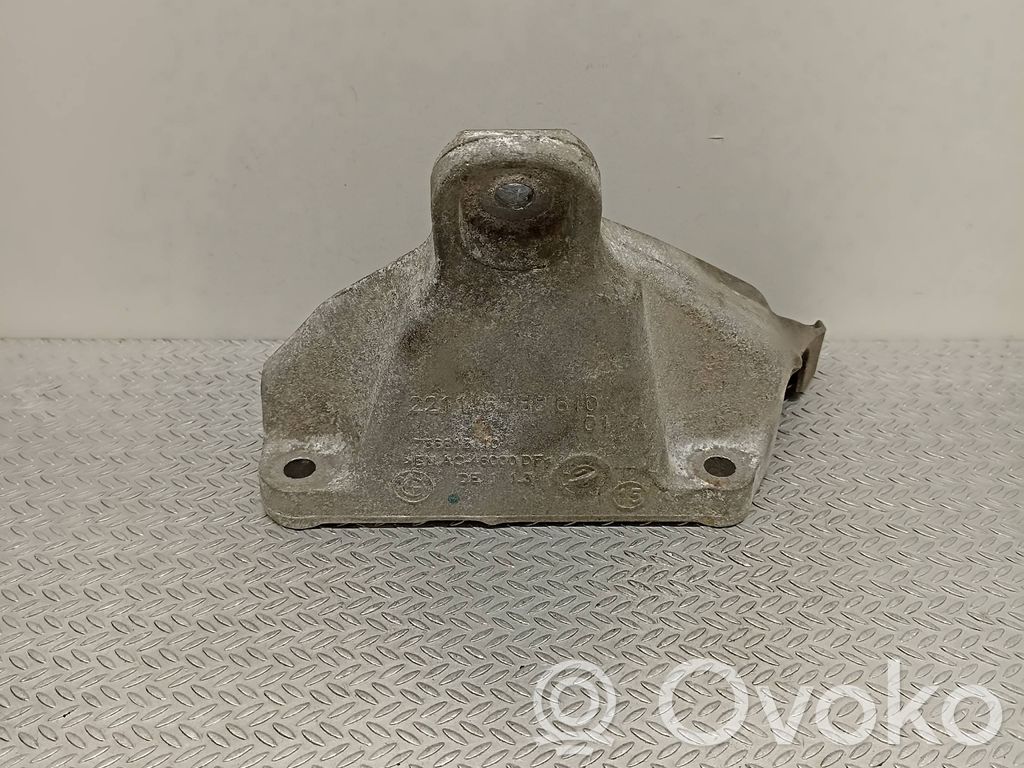 BMW X5 E70 Engine mounting bracket 