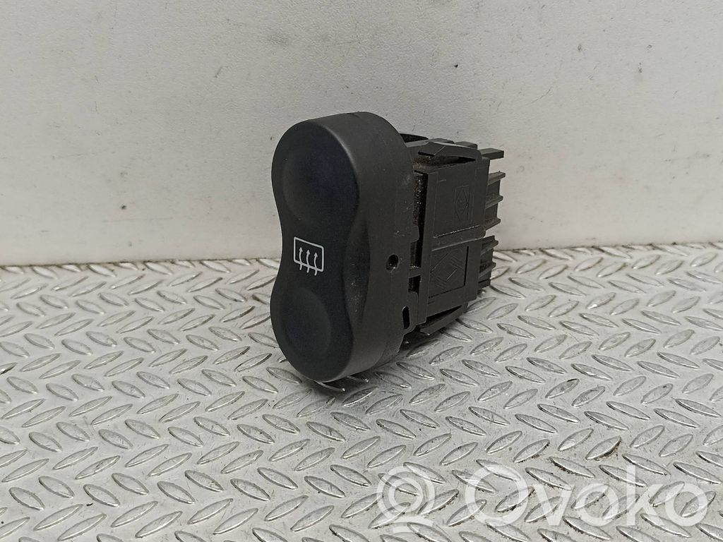 Dacia Sandero Windscreen/window heater switch 
