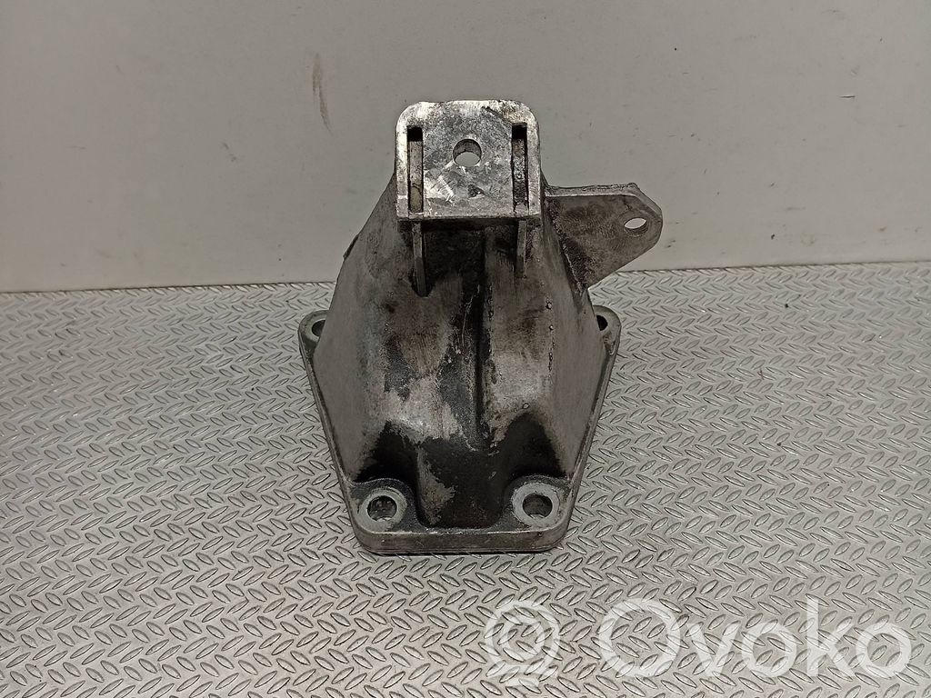 Audi A6 S6 C5 4B Engine mounting bracket 