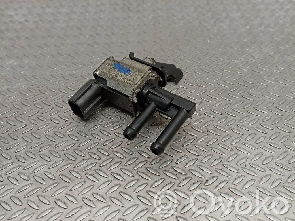 Suzuki Swift I Zawór podciśnienia / Elektrozawór turbiny 