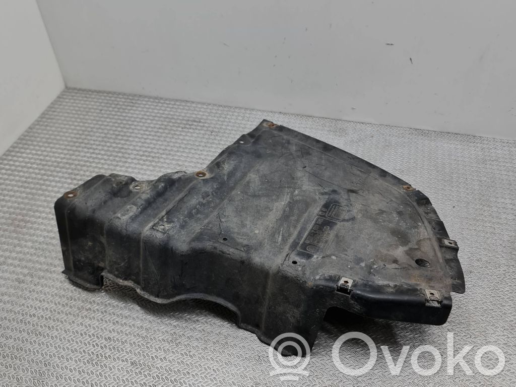 BMW 1 E81 E87 Galinio bamperio dugno apsauga 