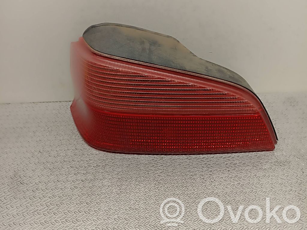 Peugeot 106 Galinis žibintas kėbule 