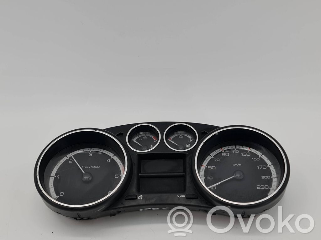 Peugeot 308 Speedometer (instrument cluster) 