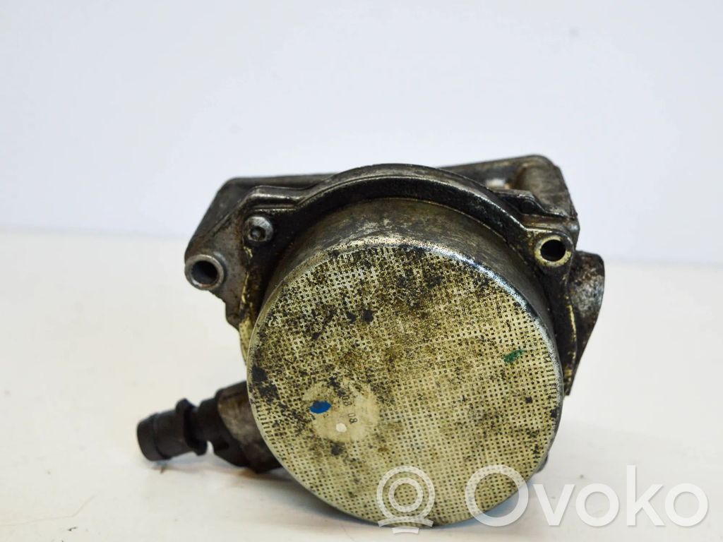 Audi A4 S4 B8 8K Alipainepumppu 