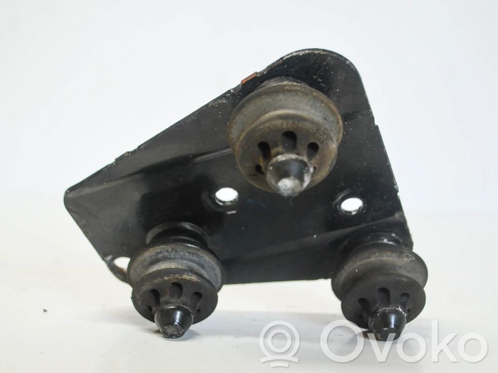 Audi A4 S4 B8 8K Uchwyt / Mocowanie pompy ABS 