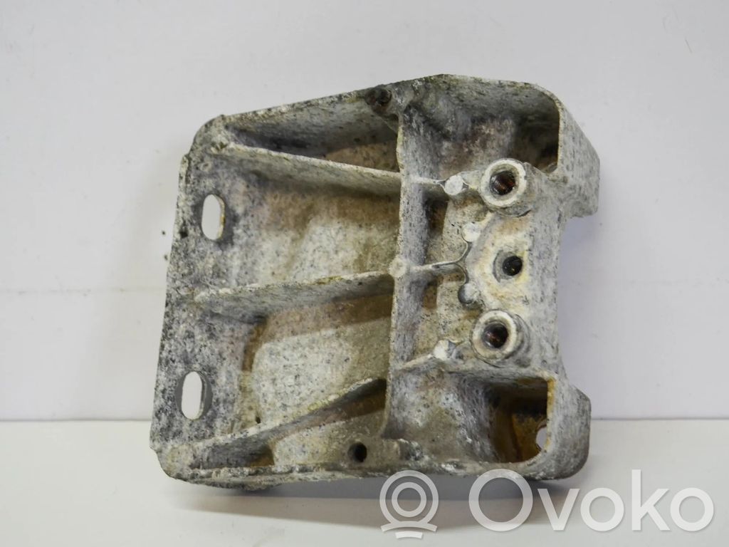 BMW 5 E60 E61 Halterung Lager Motor 