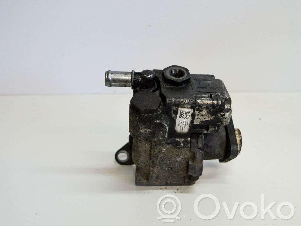 BMW 5 E60 E61 Ohjaustehostimen pumppu 