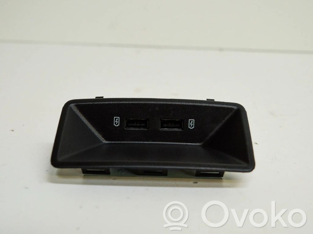 Seat Leon (5F) Enchufe conector USB 