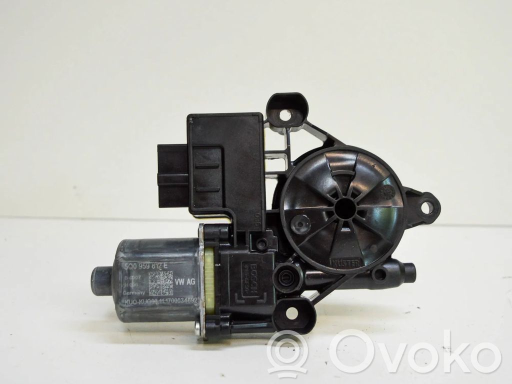 Seat Leon (5F) Asa reguladora de la puerta trasera 