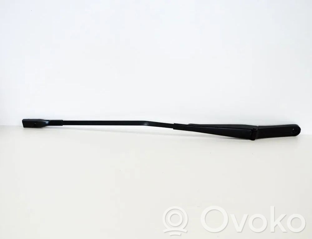 Audi A4 S4 B9 8W Scheibenwischer 
