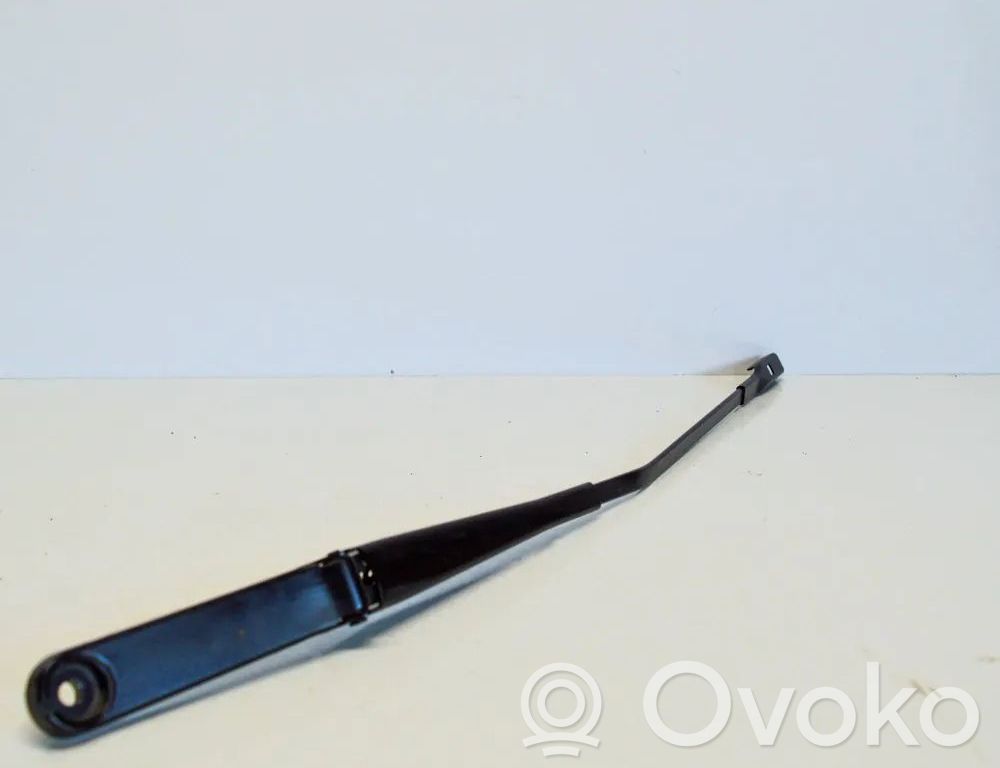 Audi A4 S4 B9 8W Scheibenwischer 