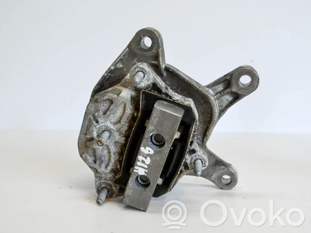 Audi A4 S4 B9 8W Vaihdelaatikon kiinnitys 
