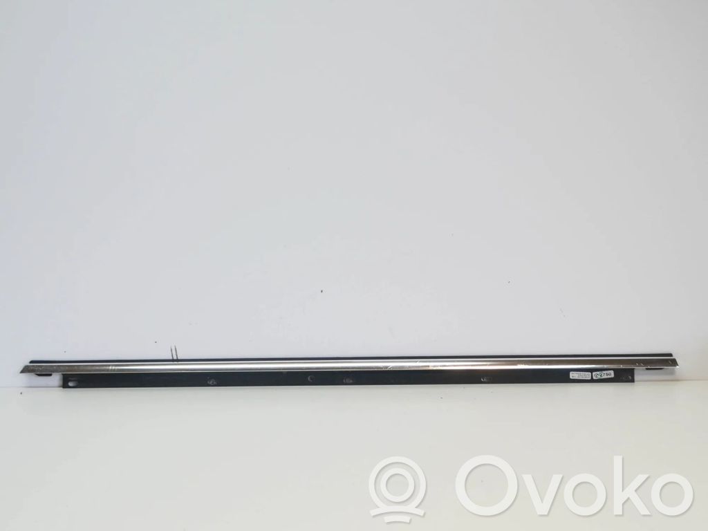 Audi A6 S6 C6 4F Listón embellecedor de la ventana de la puerta trasera 