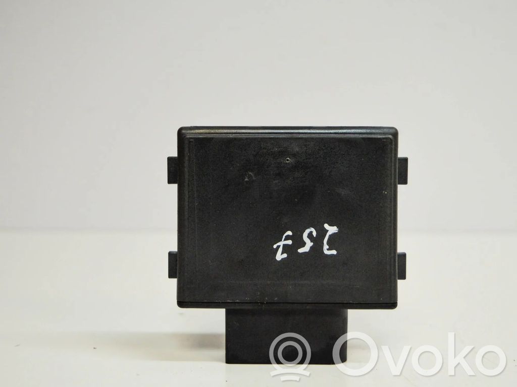 Audi A4 S4 B9 8W Unité de commande / module de pompe à carburant 