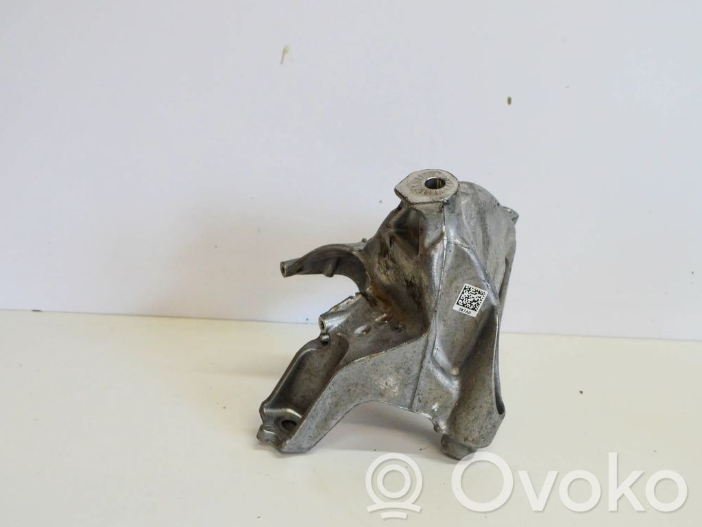 Audi A4 S4 B9 8W Halterung Lager Motor 