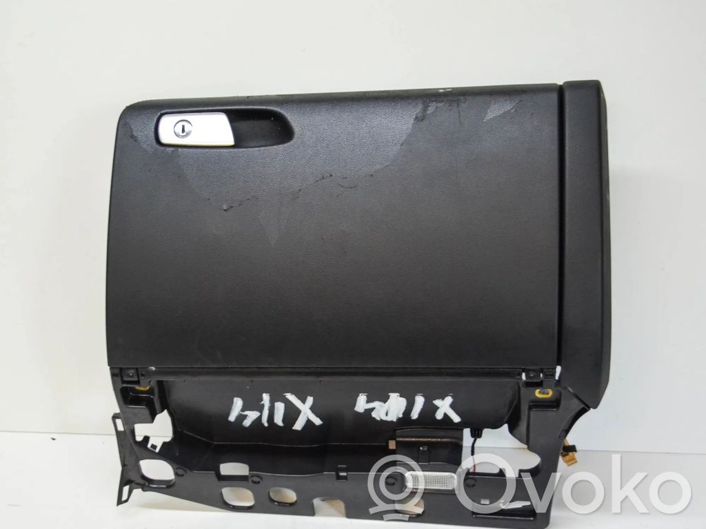 Audi A5 8T 8F Handschuhfach 