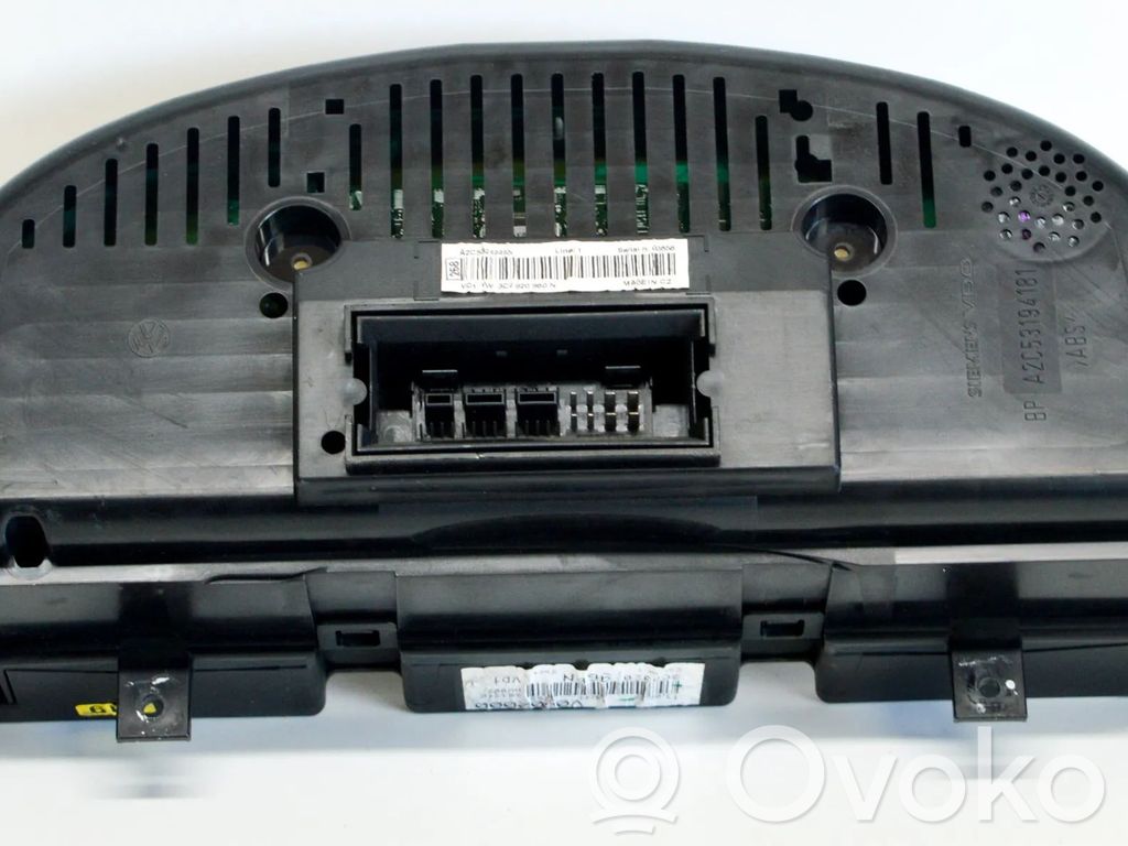 Volkswagen PASSAT B6 Licznik / Prędkościomierz 