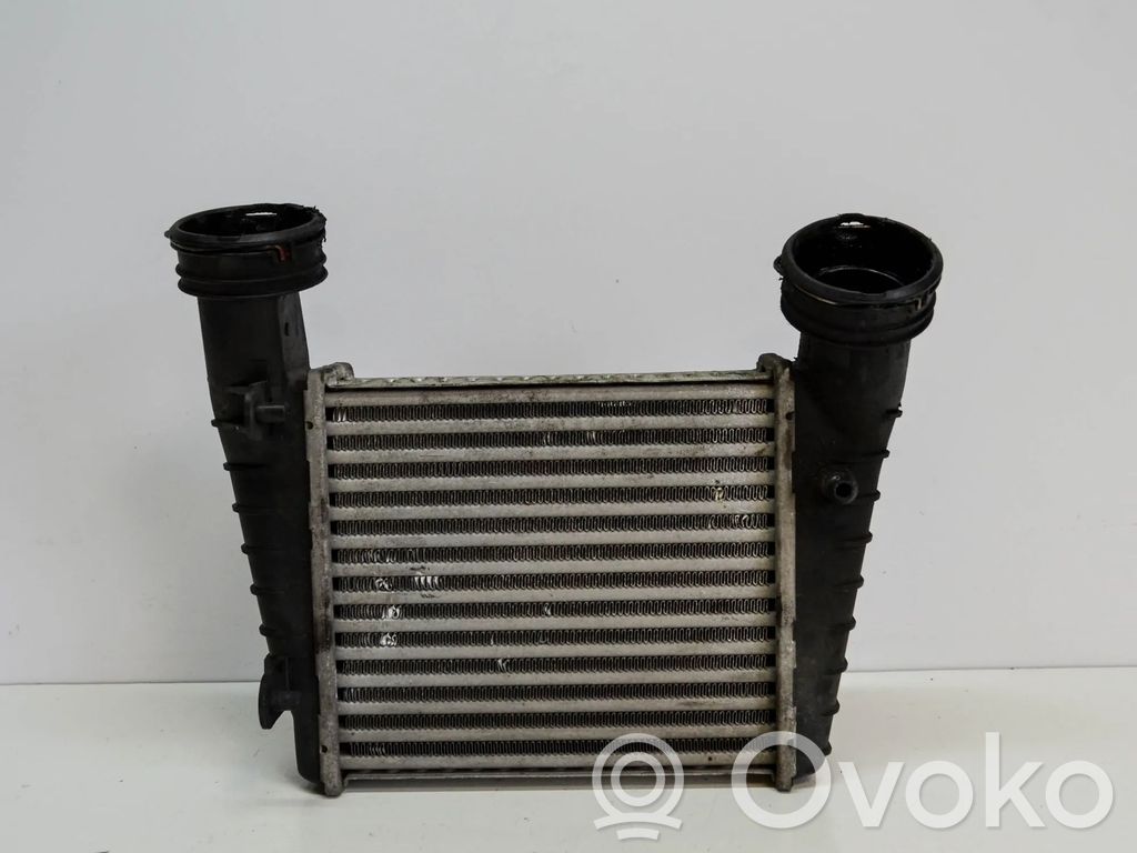 Volkswagen PASSAT B5 Interkūlerio radiatorius 