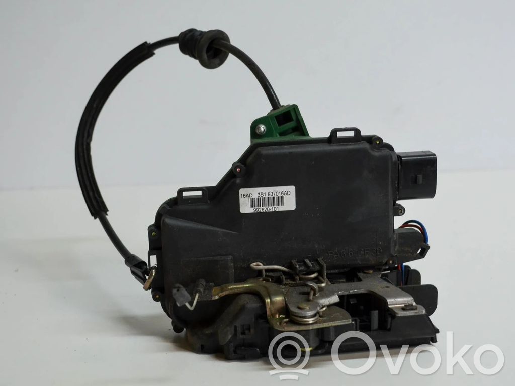 Volkswagen PASSAT B5 Etuoven lukko 