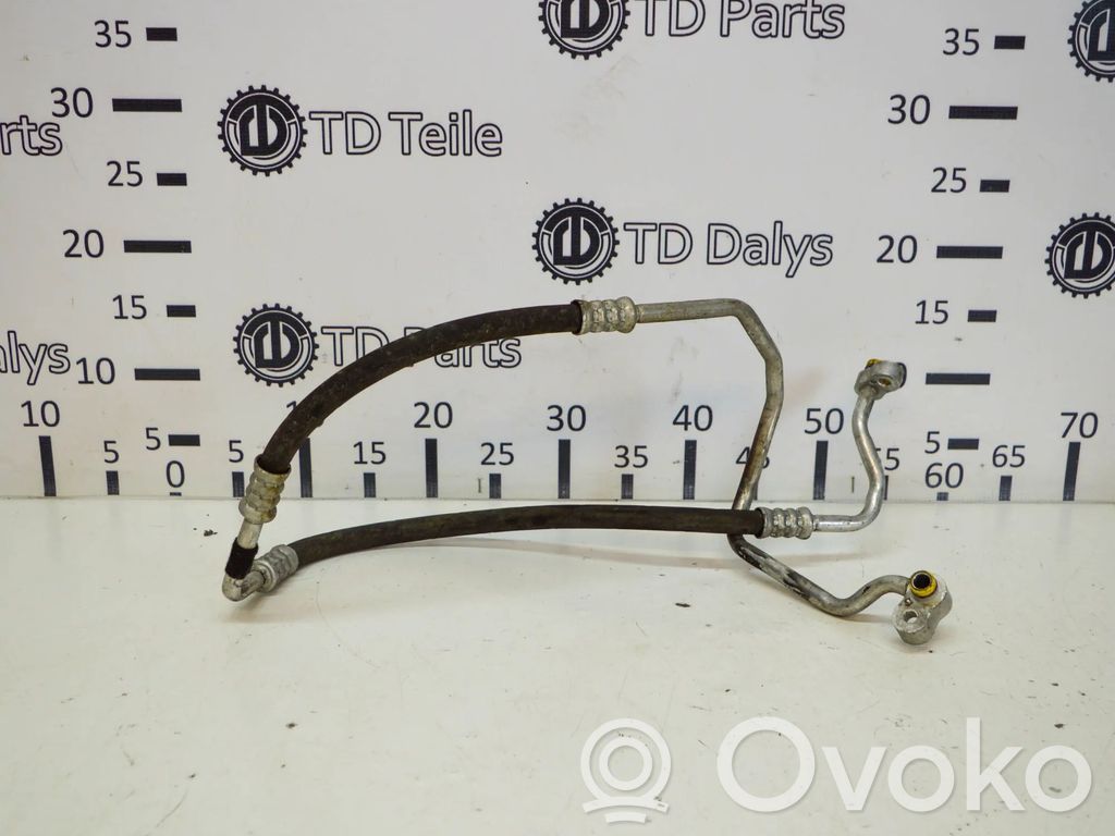 BMW 3 E90 E91 Ilmastointilaitteen putki (A/C) 