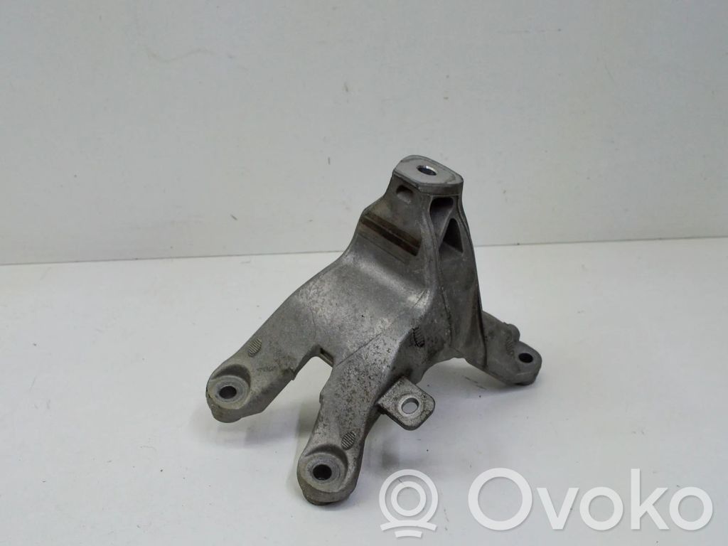 Audi Q5 SQ5 8R Engine mounting bracket 