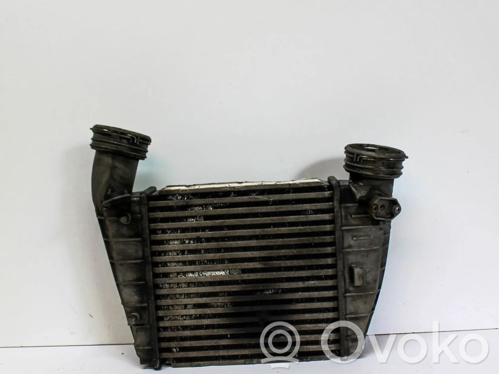 Volkswagen Phaeton Interkūlerio radiatorius 