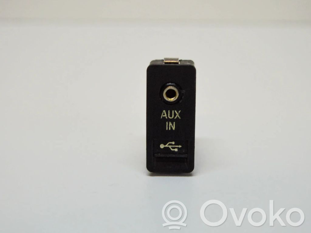 BMW 5 GT F07 Enchufe conector entrada auxiliar 