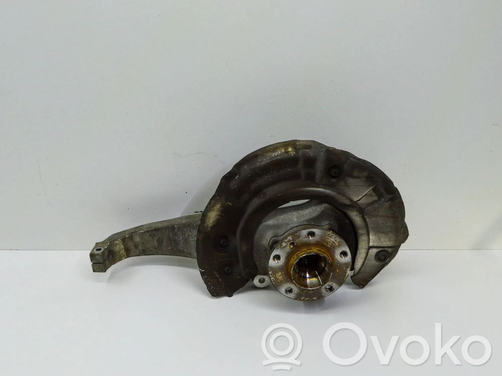 Cubo de rueda delantera   6775768