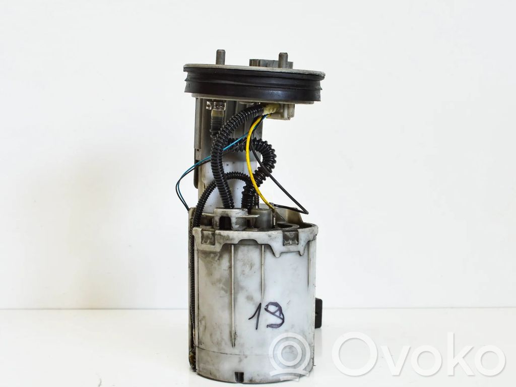 Audi A6 S6 C5 4B Bomba interna de combustible 